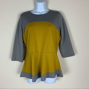 Kate & Mallory geometric women’s top. Yellow and gray. Large